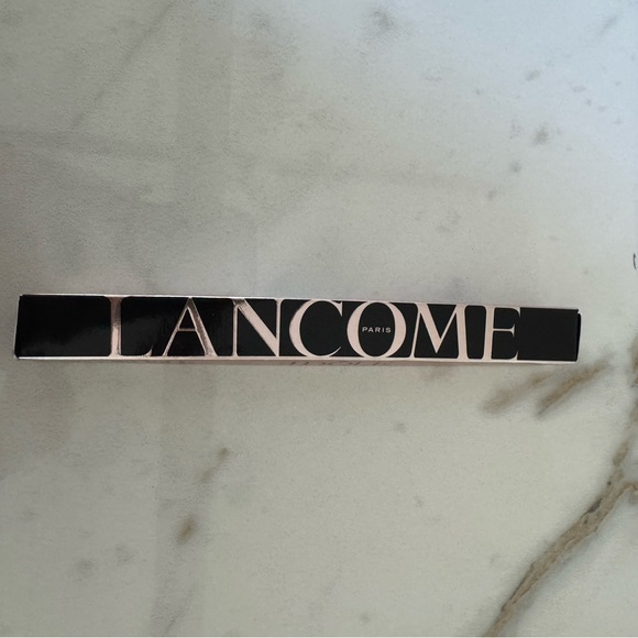 Lancome Lip Shaper Lisa’s Coral Glow (30) - Picture 4 of 4